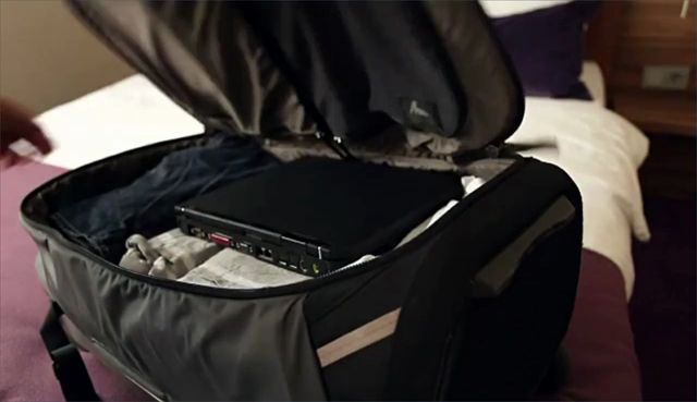 Darum sollten Sie Ihren Koffer nie aufs Bett legen