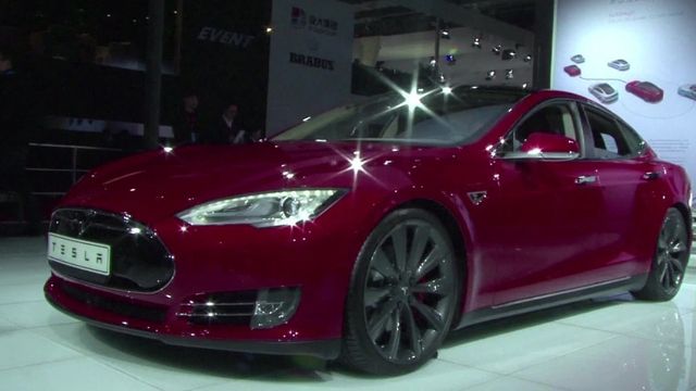 Daimler fährt Tesla zu Schrott